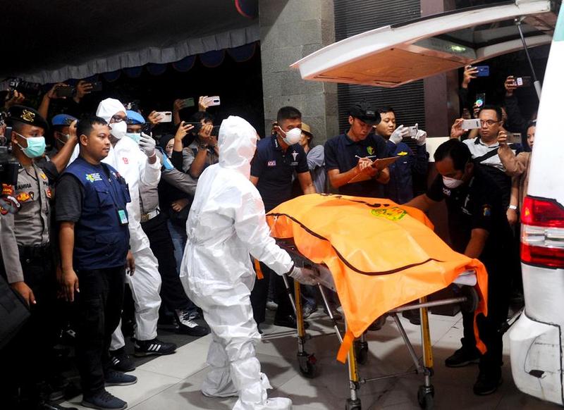 INDONESIA-SURABAYA-ESCUELA ISLAMICA-COLAPSO-VICTIMAS