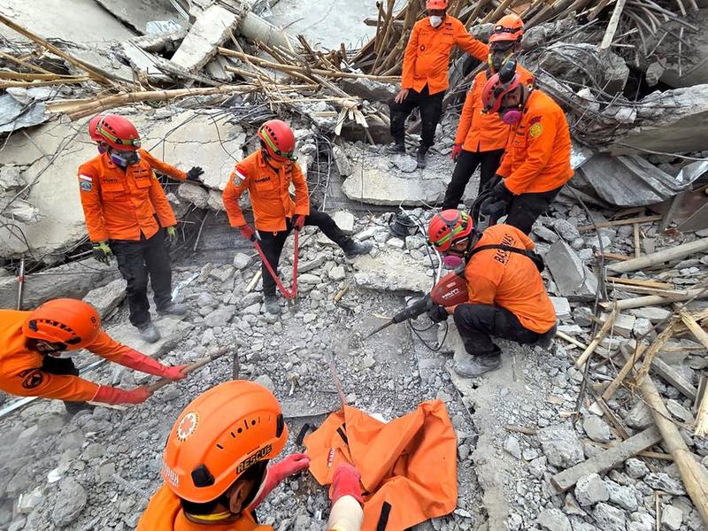 INDONESIA-SIDOARJO-EDIFICIO ESCOLAR-COLAPSO-VICTIMAS