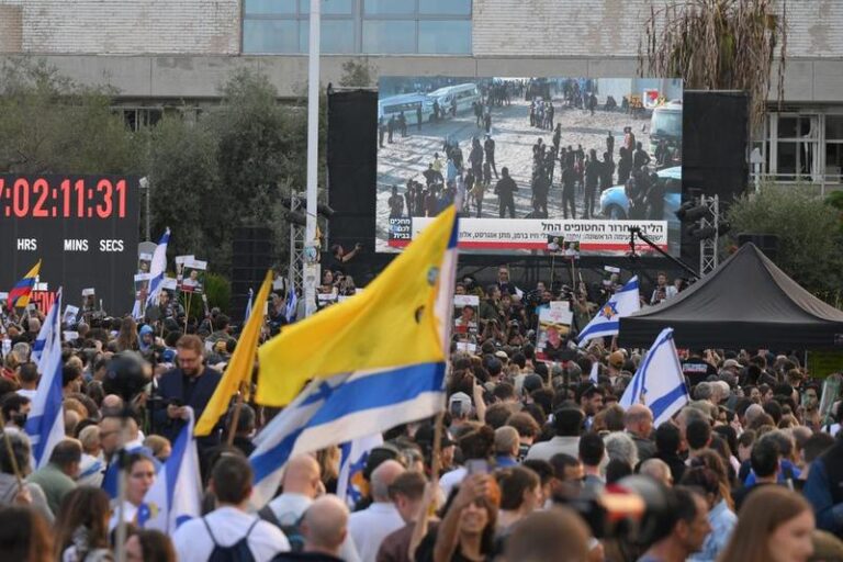 (FOCUS)MIDEAST-HAMAS-ISRAEL-HOSTAGES-RELEASE