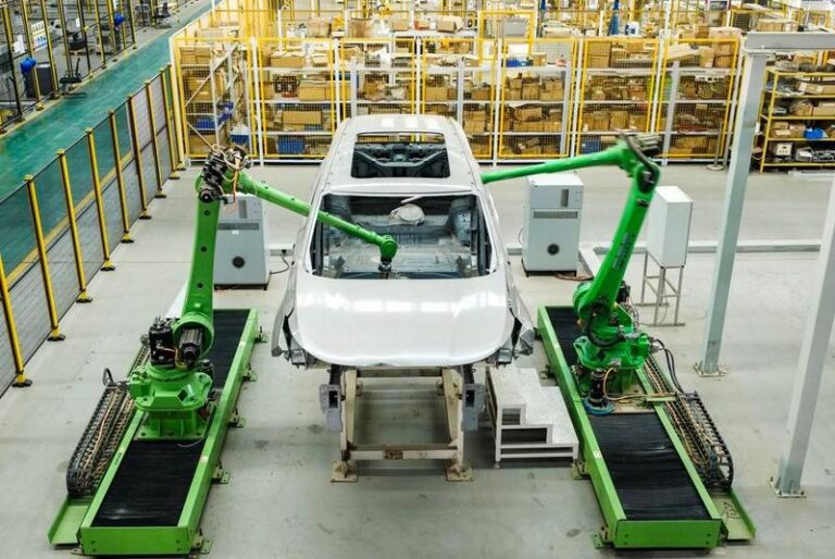 Ampliación: Producción industrial de China sube 4,8% en noviembre