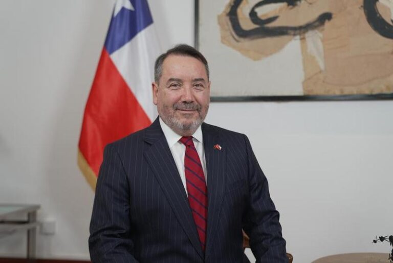 Opinión de invitado: 55 años de relaciones diplomáticas entre Chile y China, una mirada del embajador de Chile en Beijing
