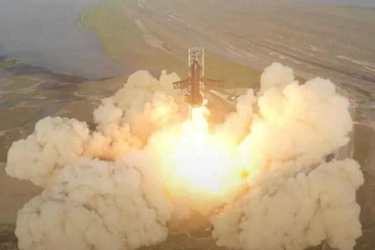EEUU-TEXAS-SPACEX-COHETE STARSHIP-EXPLOSION