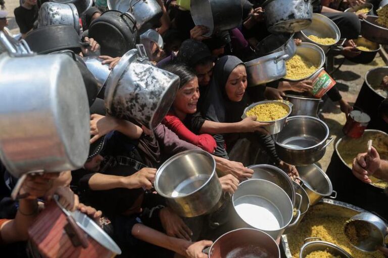 MEDIO ORIENTE-CIUDAD DE GAZA-ALIMENTOS GRATUITOS