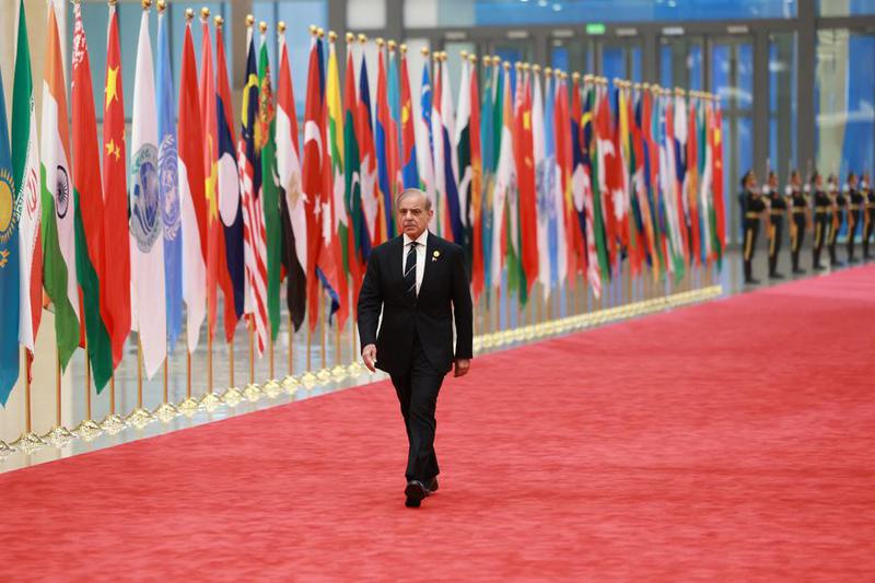 (Cumbre OCS Tianjin) CHINA-TIANJIN-BANQUETE-INVITADOS-LLEGADA