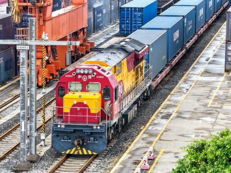 CHINA-CHONGQING-ASIA CENTRAL-TREN DE CARGA