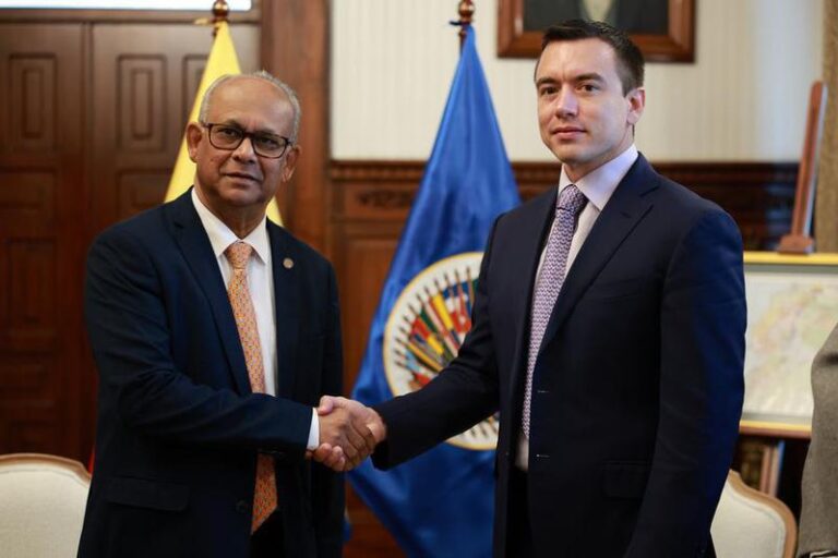 ECUADOR-QUITO-OEA-NOBOA-REUNION
