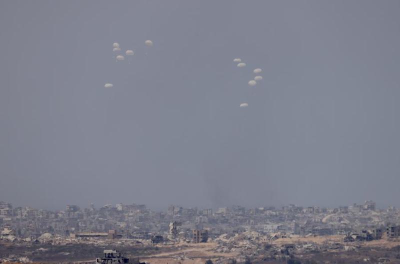MEDIO ORIENTE-GAZA-LANZAMIENTO AEREO-PAQUETES DE AYUDA