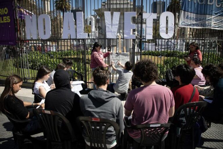 ARGENTINA-BUENOS AIRES-CLASES PUBLICAS-PROTESTA