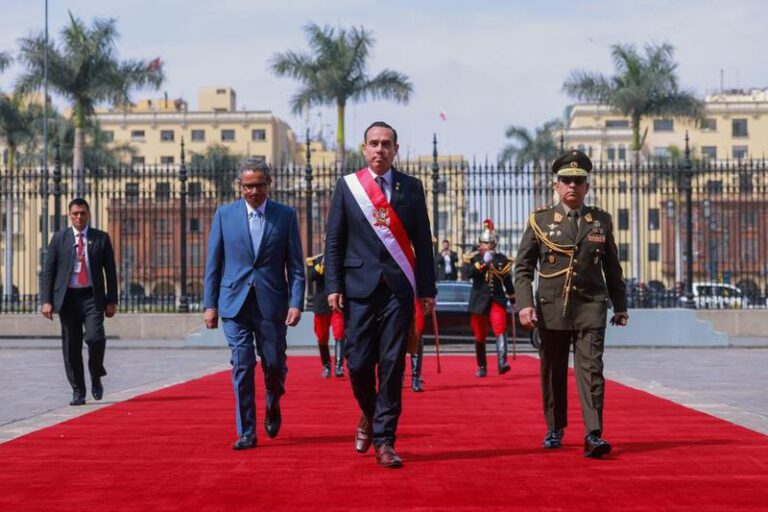 PERU-LIMA-JERI-PALACIO DE GOBIERNO-LLEGADA