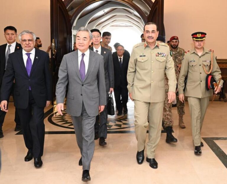 PAKISTAN-ISLAMABAD-CHIEF OF ARMY STAFF-CHINA-WANG YI-MEETING