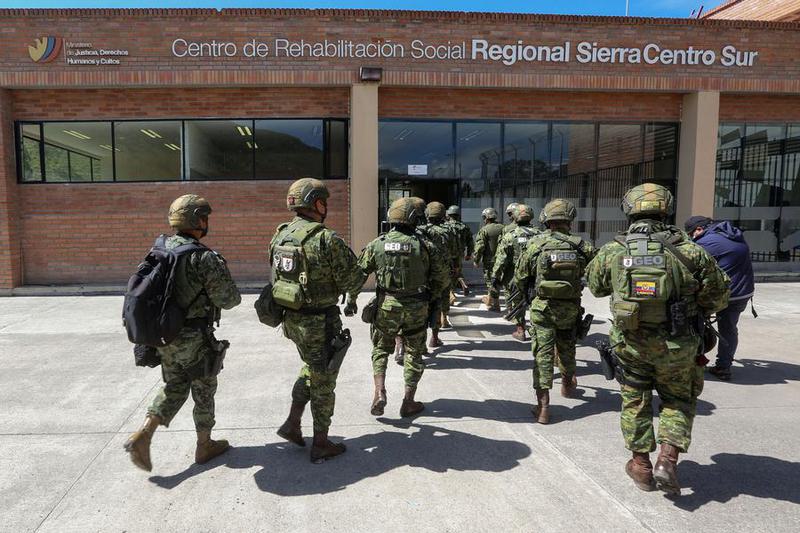 ECUADOR-CUENCA-MOTIN