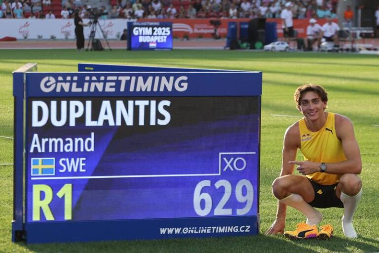 (SP)HUNGARY-BUDAPEST-ATHLETICS-POLE VAULT-DUPLANTIS-WORLD RECORD