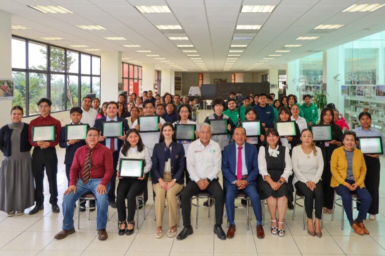 Iberdrola_Mxico_entreg_11_becas_Impulso_STEM_a_estudiantes_de_la_UTVCO_1