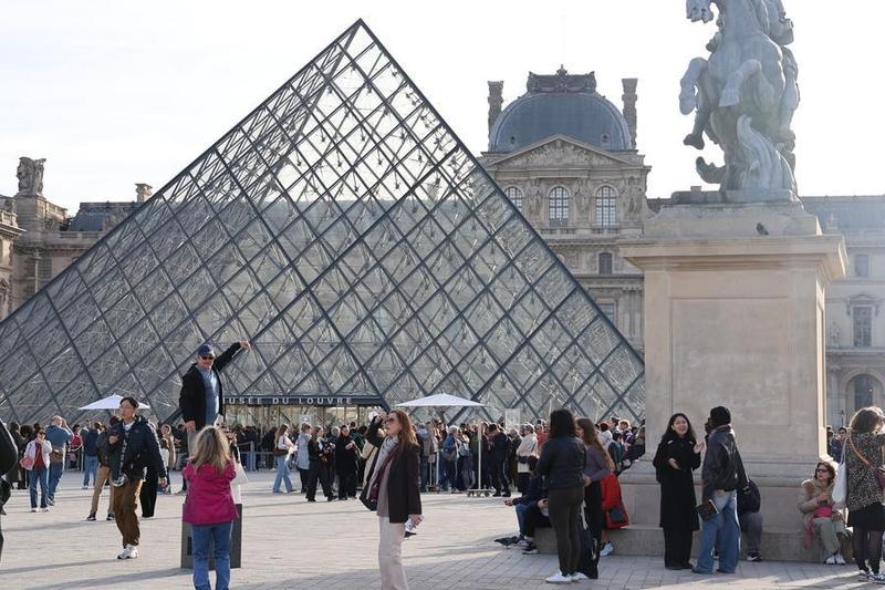 Museo del Louvre cierra debido a huelga