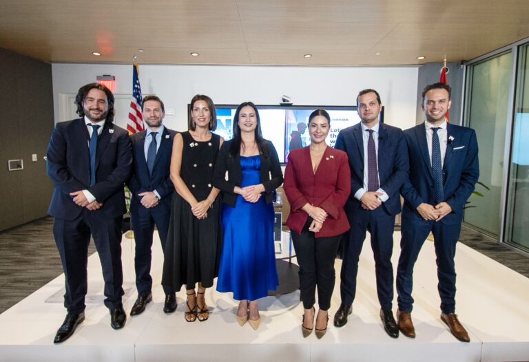 FOTO_UNIMIAMI_ALCALDESA_DE_DORAL