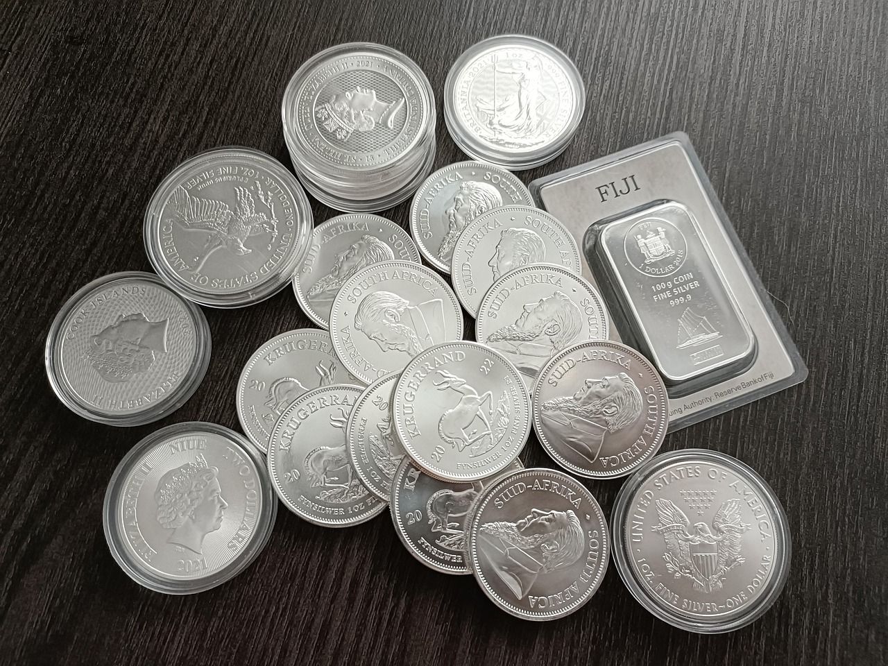 silver-coins-8127810_1280