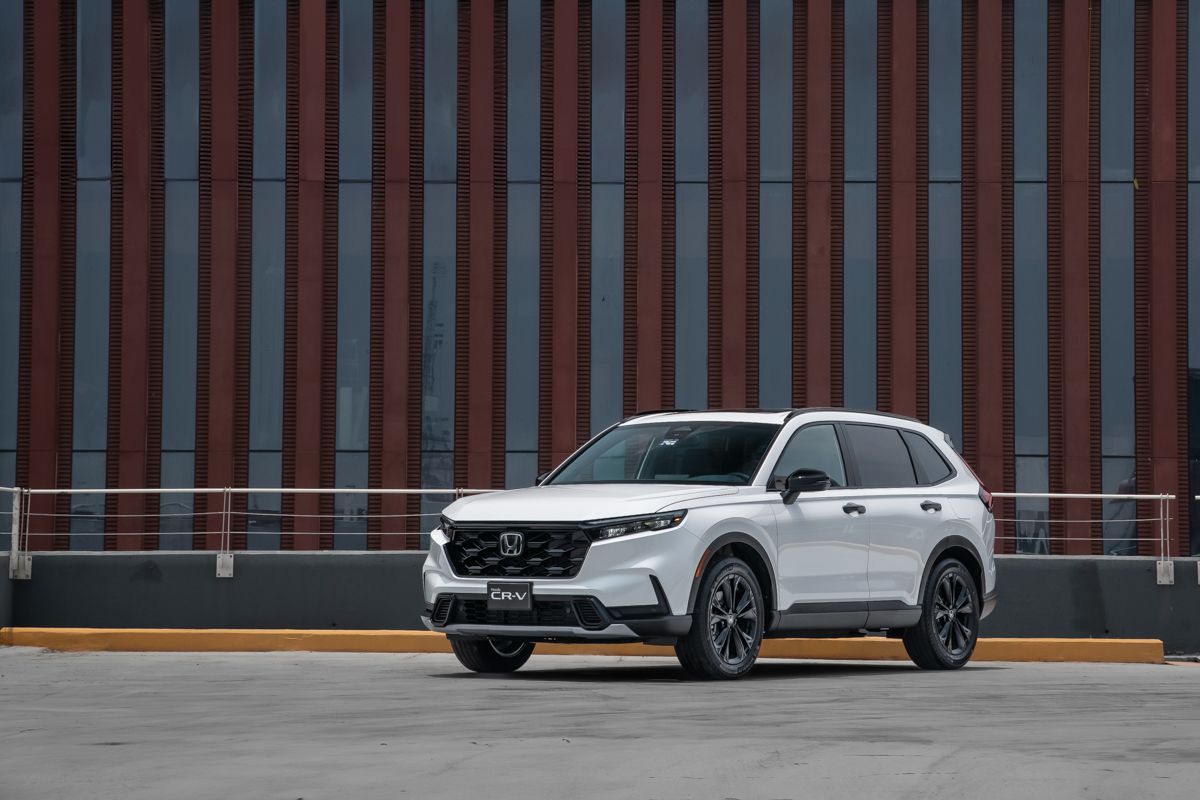 Honda_CR-V_Hybrid_AWD_lo_res_4