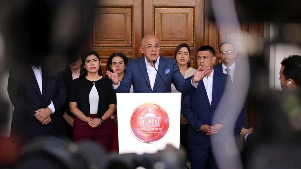 d19ab39d-d0ab-4cb5-bc2d-704547e1a6f9