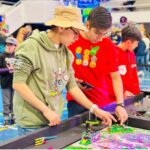 Alumno del Instituto Sanford Torreón durante su participación en la FIRST LEGO League.